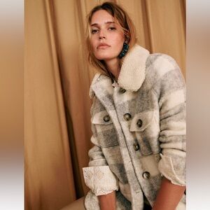 EUC Sézane Eddy Coat Grey/Ecru buffalo check size 34 (2)